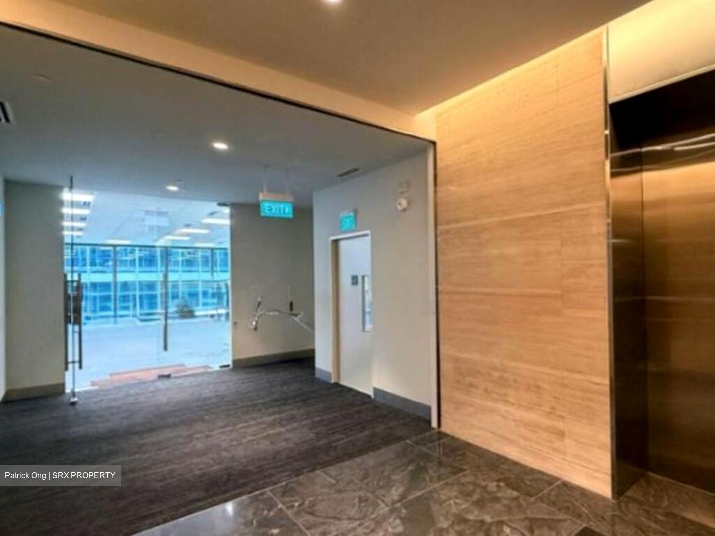 Central Boulevard (D1), Office #524673611